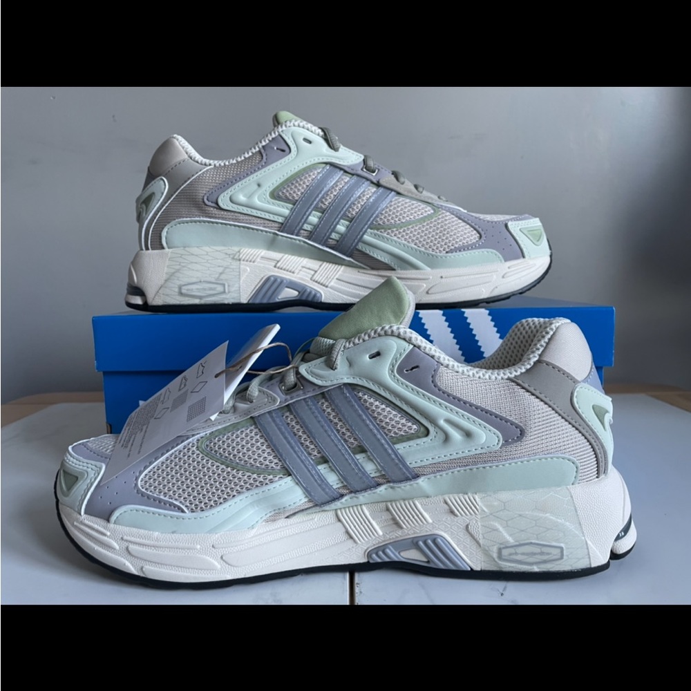 Adidas Response CL sz 9.5